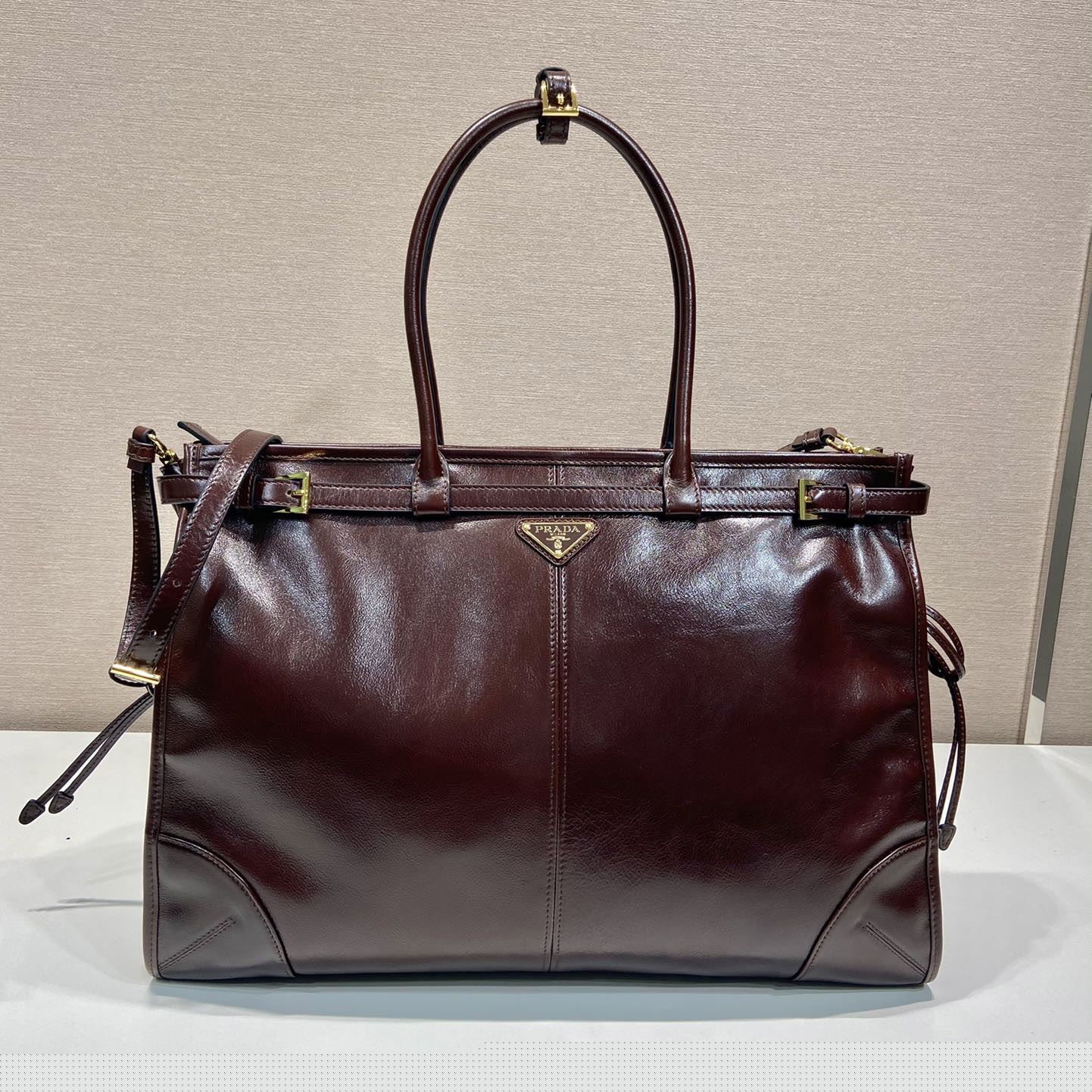 Pra*a top handle bags